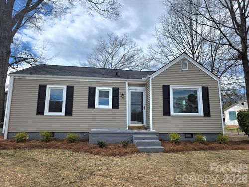 601 Linwood Rd, Gastonia, NC, 28052-3724 | Card Image
