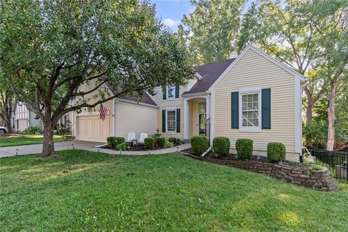 14013 Juniper St, Overland Park, KS, 66224-3579 | Card Image