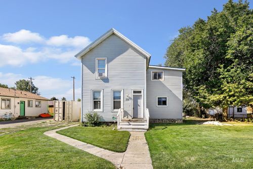 108 E C St, Shoshone, ID, 83352-5341 | Card Image