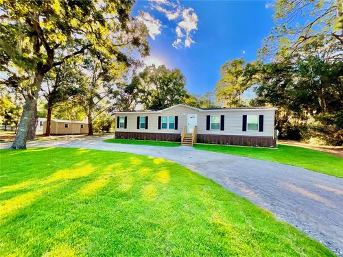111 James Ave, Interlachen, FL, 32148-4105 | Card Image