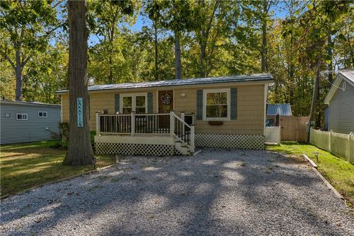 5114 University Dr, Geneva, OH, 44041-9447 | Card Image