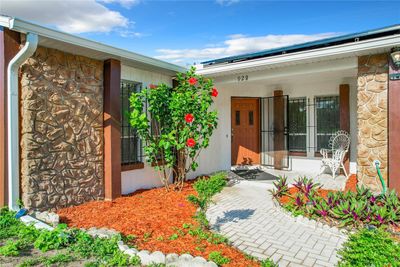 928 Old Tree Road, House other with 3 bedrooms, 2 bathrooms and null parking in Orlando FL | Image 2