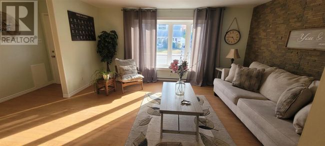 40 Hutchison Ave, Home with 3 bedrooms, 2 bathrooms and null parking in Elliot Lake ON | Image 5