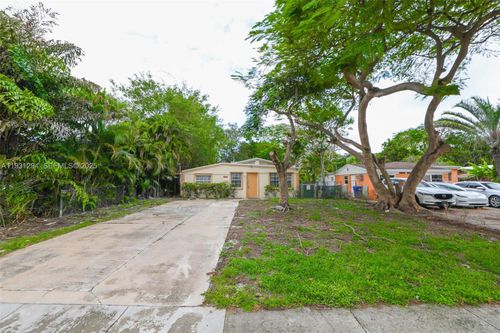 2063 Ne 173rd St, North Miami Beach, FL, 33162-2224 | Card Image