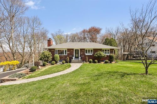 191 Hillcrest Ave, Hawthorne, NJ, 07506-3047 | Card Image