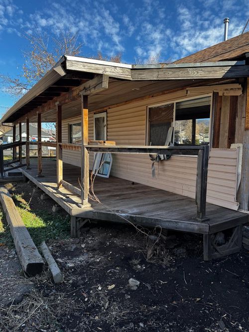 1745 Monrovia St, Susanville, CA, 96130-4686 | Card Image