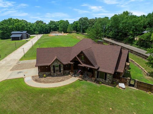 100 Woodbridge Cv, Broken Bow, OK, 74728-2743 | Card Image