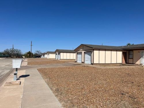419 1/2 36th Pl, Snyder, TX, 79549-5023 | Card Image