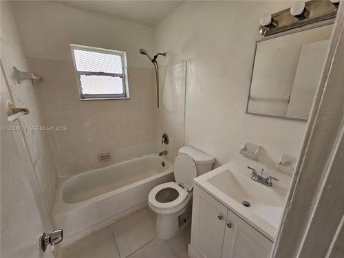 2-2435 Nw 8th Pl, Fort Lauderdale, FL, 33311 | Card Image