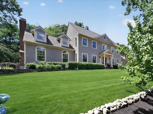 70 Holly Berry Ln, Hanover, MA, 02339-1140 | Card Image