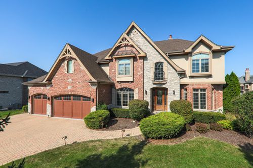 1150 Secret Forest Dr, Burr Ridge, IL, 60527-6231 | Card Image