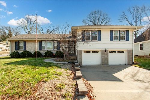4819 Ne Sherwood Dr, Kansas City, MO, 64119-3507 | Card Image