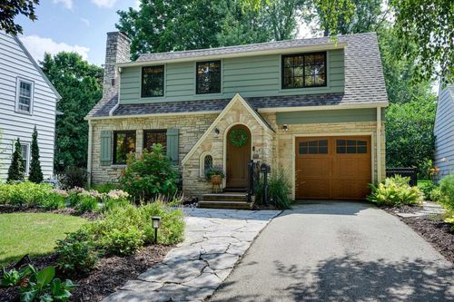 321 Kensington Dr, Madison, WI, 53704-5940 | Card Image