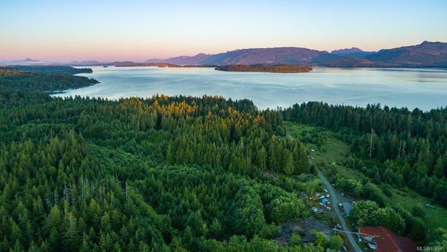 410 17 Th Ave, House other with 4 bedrooms, 5 bathrooms and 4 parking in Sointula BC | Image 83