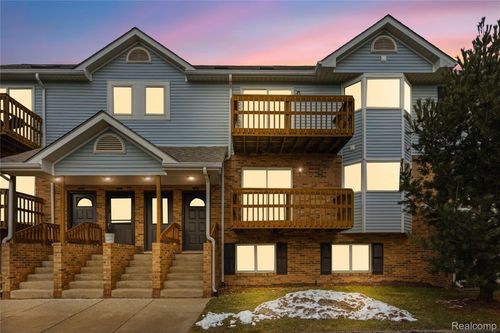 253 Pinewood Cir, Plymouth, MI, 48170-6101 | Card Image