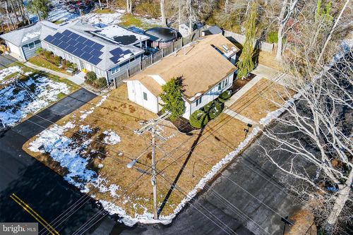 76 Poplar St, Waretown, NJ, 08758-1944 | Card Image