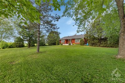 120 Rr 25, House other with 3 bedrooms, 1 bathrooms and 10 parking in Osgoode ON | Image 2