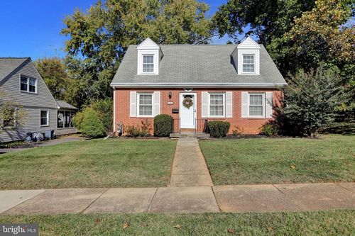 300 Sophia Ct, Baltimore, MD, 21208-4106 | Card Image