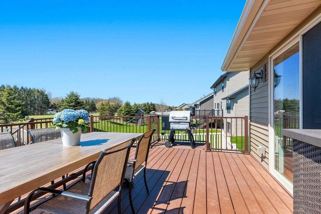 635 Pebblestone Circle, House other with 4 bedrooms, 4 bathrooms and null parking in HOBART WI | Image 42