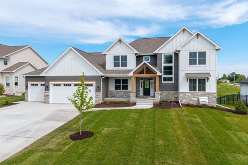 6928 Wilderness Pt, Bettendorf, IA, 52722-1426 | Card Image