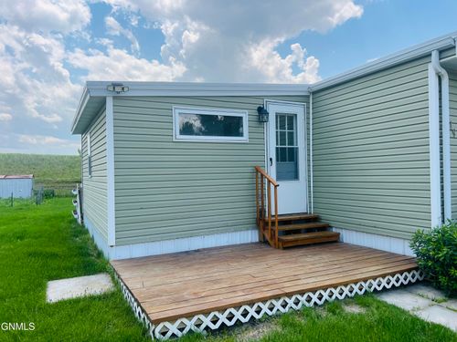 219 S Prairie Ln, Mandan, ND, 58554-4202 | Card Image