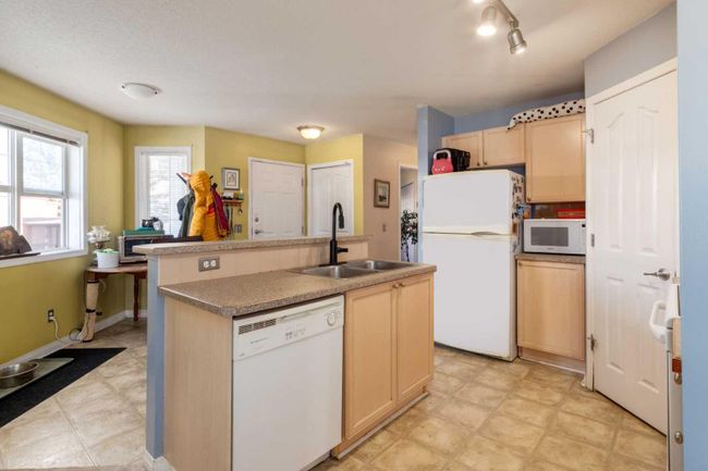 2 - 2318 17 Street Se, Home with 2 bedrooms, 2 bathrooms and 2 parking in Calgary AB | Image 7