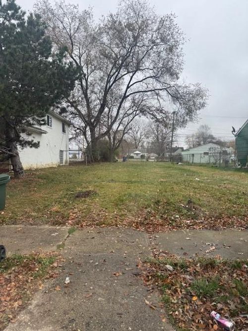 2362 Mcguffey Rd, Columbus, OH, 43211-2024 | Card Image