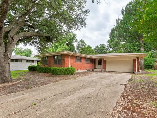 917 Blossom Circle, Garland, TX, 75041 | Card Image