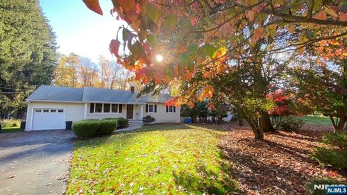 102 Saddle River Rd, Saddle River, NJ, 07458-3020 | Card Image