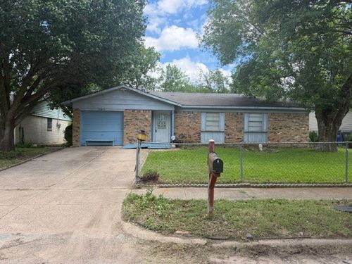 12219 Knight Dr, Balch Springs, TX, 75180-2933 | Card Image
