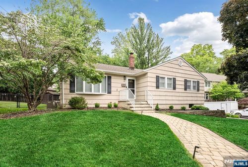 49 Rutherford Pl, Montvale, NJ, 07645-2327 | Card Image