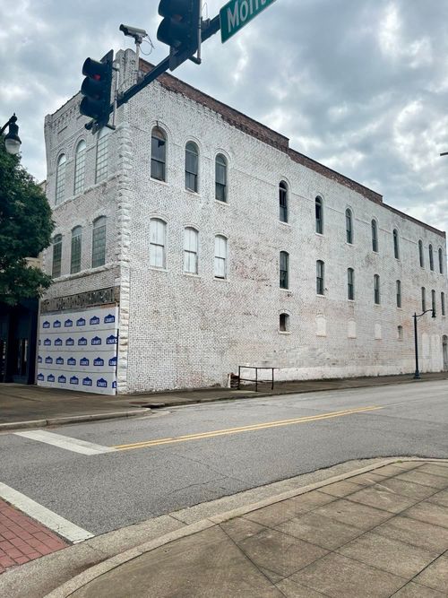 223 N Montgomery Ave, Sheffield, AL, 35660-2760 | Card Image