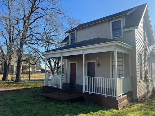33 N Harris St, Bellville, TX, 77418-1515 | Card Image