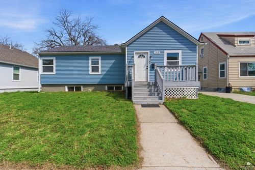 1418 Houston St, Manhattan, KS, 66502-4127 | Card Image