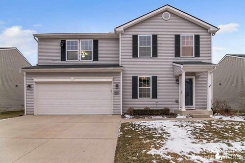 8422 Walnut Hl, Dexter, MI, 48130-8438 | Card Image