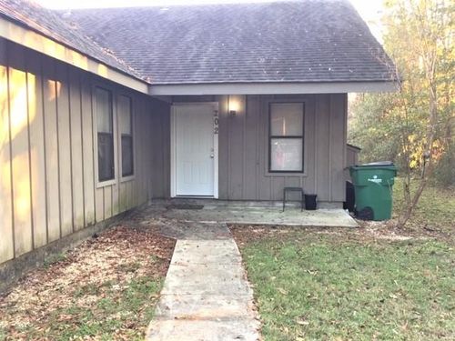 202 Pear St, Covington, LA, 70433-6241 | Card Image