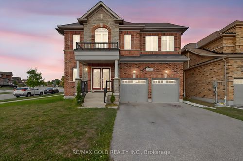 135 Watermill St, Kitchener, ON, N2P0G4 | Card Image