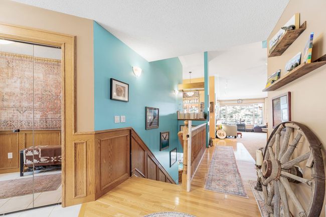 19 Sunrise Way, Home with 3 bedrooms, 3 bathrooms and 4 parking in Priddis Greens AB | Image 9