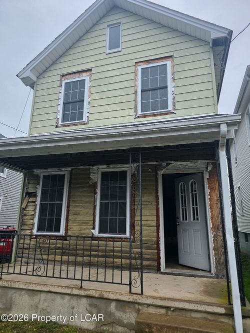 218 Gilligan St, Wilkes Barre, PA, 18702-4502 | Card Image