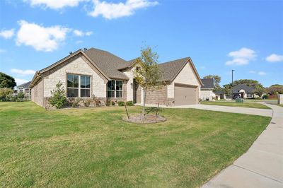 1143 Aviara Court, House other with 4 bedrooms, 2 bathrooms and null parking in Granbury TX | Image 2