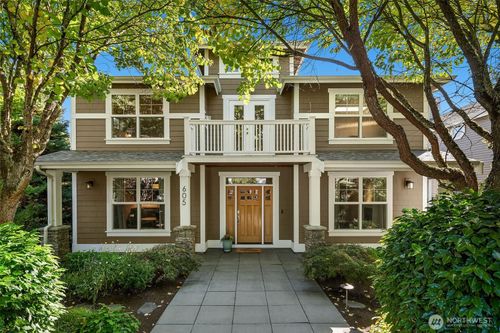 605 11th Ave, Kirkland, WA, 98033-5600 | Card Image