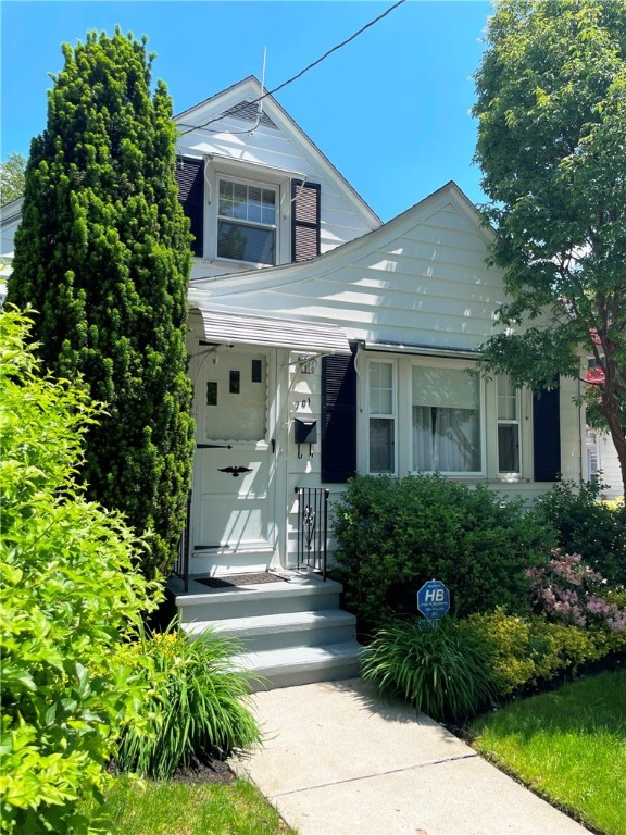Sisson St, Providence, RI 02909