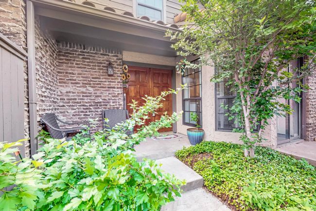 View of property entrance | Image 7