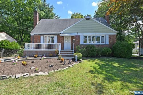 326 Bradley Ave, Northvale, NJ, 07647-1609 | Card Image