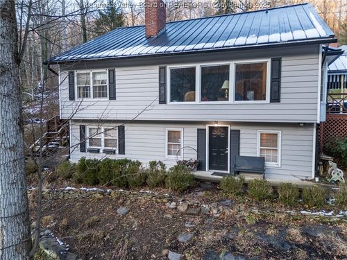 2082 Miller Rd, Huntington, WV, 25701-4828 | Card Image