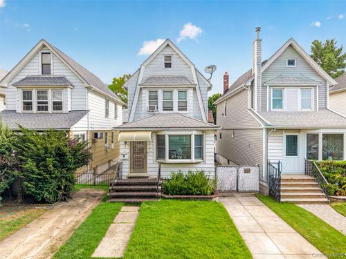 7129 Manse St, Forest Hills, NY, 11375-6724 | Card Image