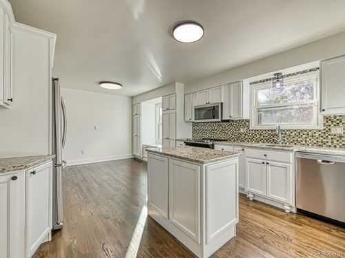 1790 Evergreen St, Trenton, MI, 48183-1817 | Card Image