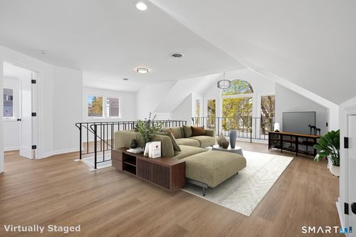 g-426 Main St, Ridgefield, CT, 06877-4508 | Card Image