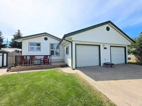 713 6 Ave Ne, Slave Lake, AB, T0G2A2 | Card Image