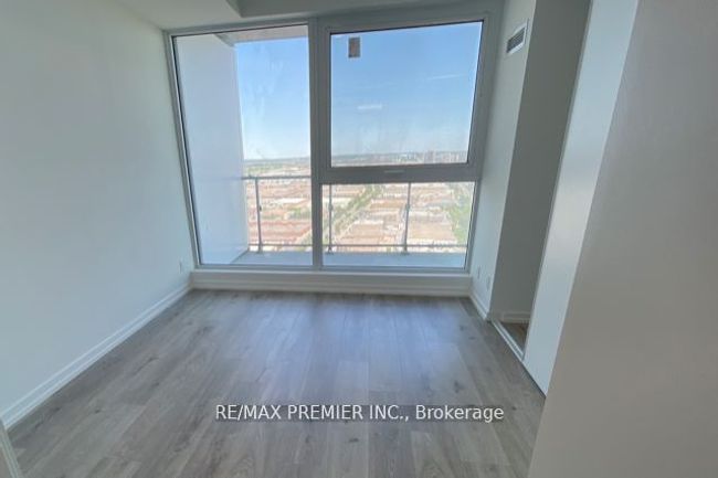 3303 - 1000 Portage Pky, Condo with 2 bedrooms, 2 bathrooms and 1 parking in Concord ON | Image 9